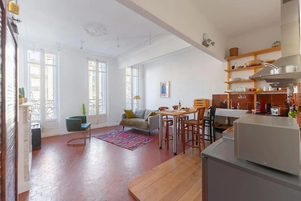 Superbe Appart, Central, Petit Balcon & Vue Place Marsylia Apartament