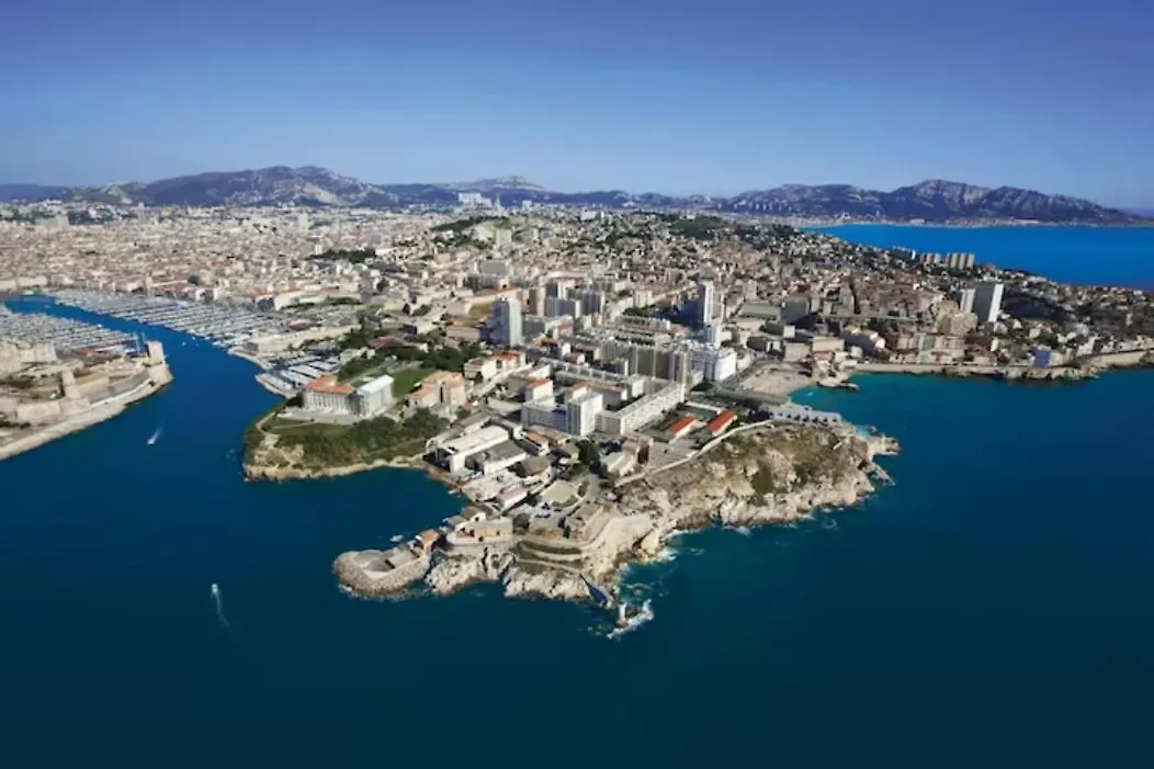 Superbe Appart, Central, Petit Balcon & Vue Place Marsylia